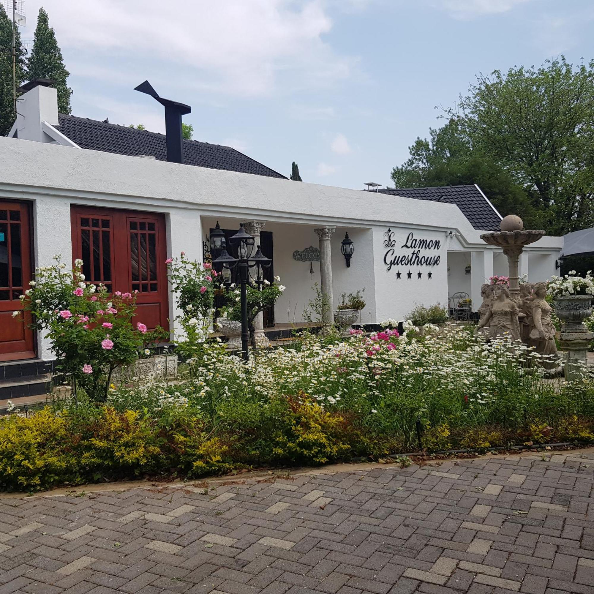 Lamon Guesthouse Kroonstad Buitenkant foto